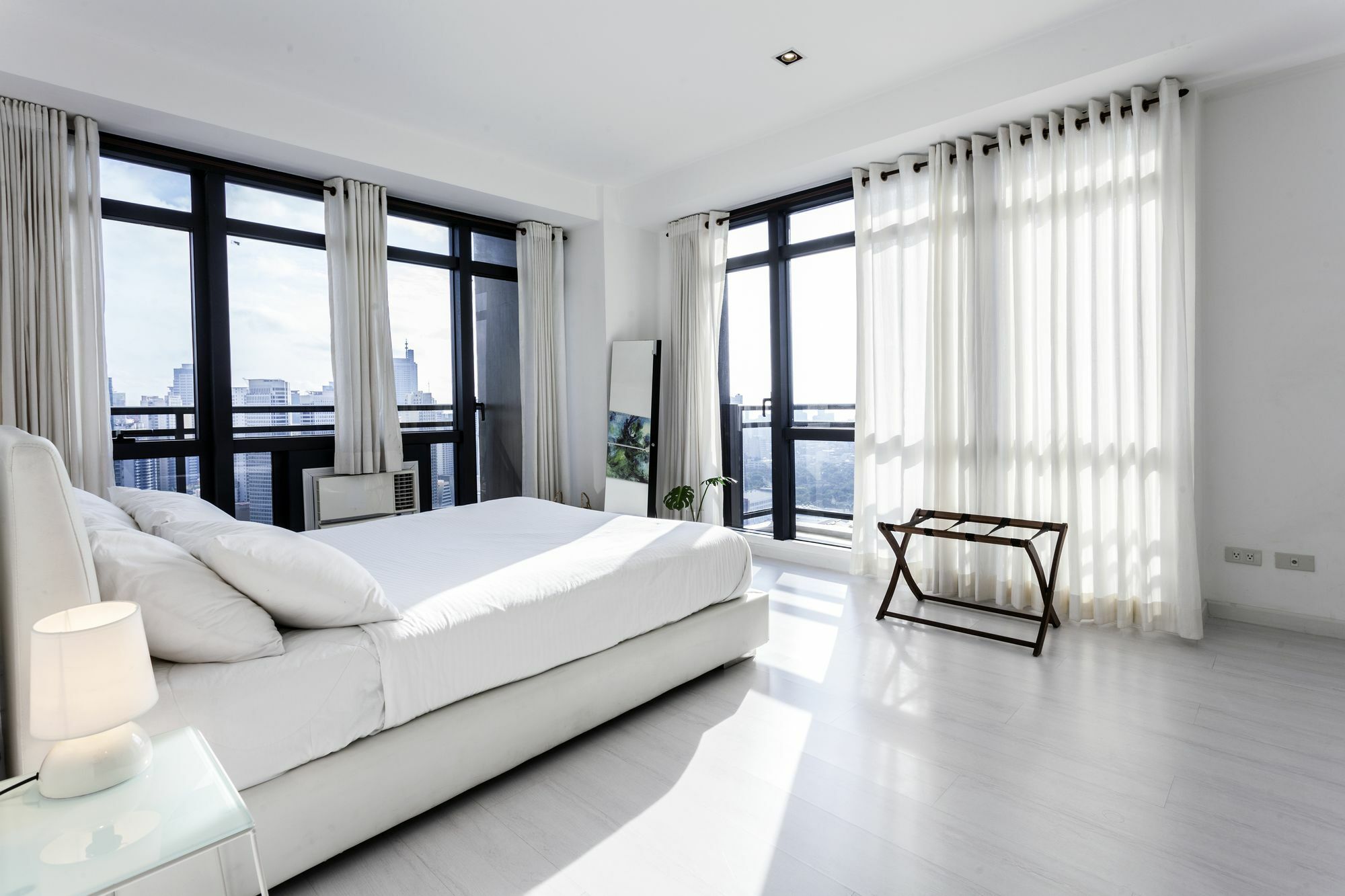 The Gramercy Residences By Stayhome Asia Makati City Esterno foto